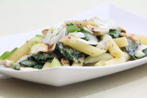 Mangold-Penne mit Cocos-Cashewsauce